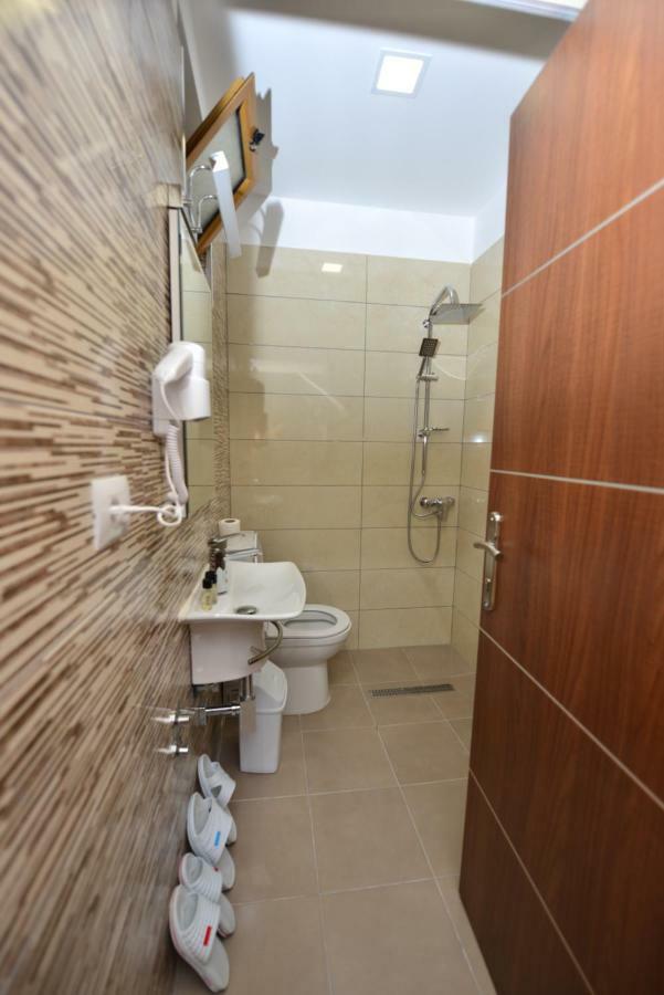 Vila Culli Permet Bagian luar foto